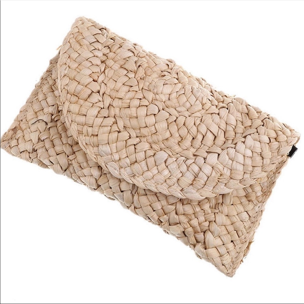 🔥 bohemian wicker pouch 🔥 - Picture 2 of 5